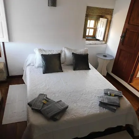 Historic Village Near Serra Da Estrela Beijo Etern Bed and breakfast Sortelha